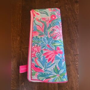 NWOT Lilly Pulitzer 40 X 72 Pink and Blue Patterned Beach Towel / Yoga Towl